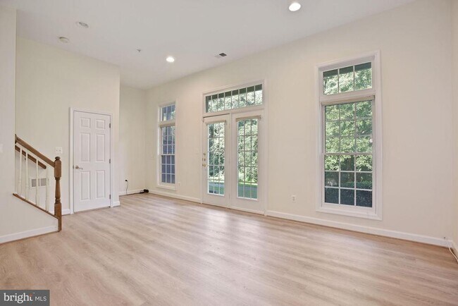 Photo - 1614 Leeds Castle Dr