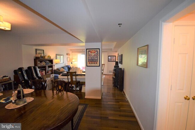 Photo - 610 N West St Unit 308