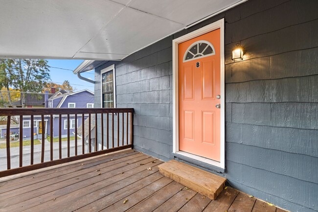 Photo - 2400 Woodbine Ave