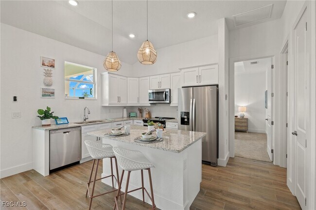 Photo - 154 SE 20th St