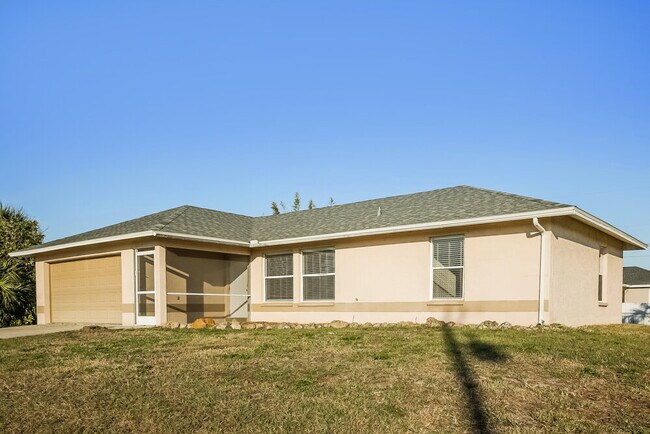 Photo - 2123 NE 4th Pl