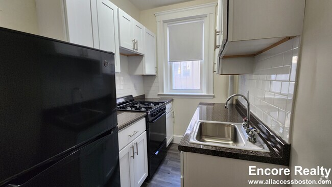 Building Photo - 1160 Boylston St Unit #26 Rental