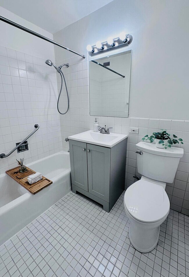 Photo - 4250 N Marine Dr Unit 1523