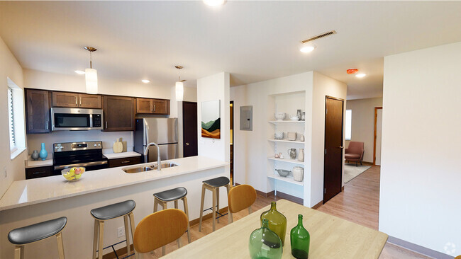 3 Bedroom Townhome - Remodeled - Arbor Hills Rental