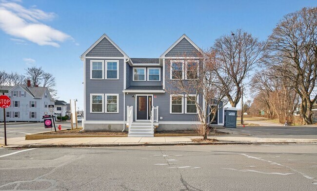 Photo - 371 Cabot St
