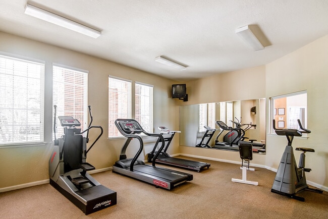Gym - Laurel Pointe