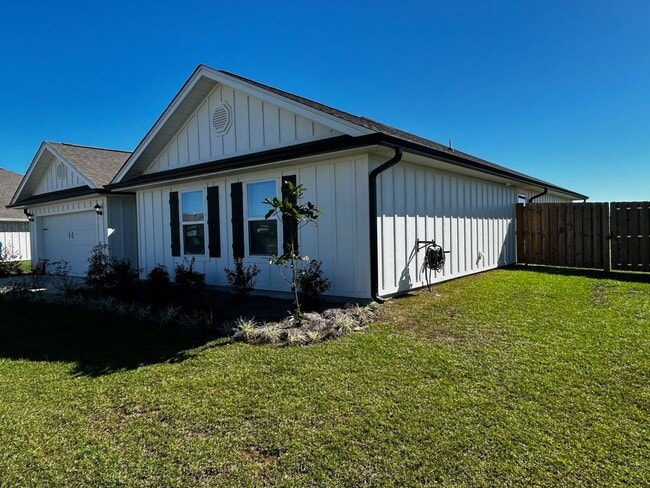 Photo - 4BR/2BA Gulf Shores home with community pool