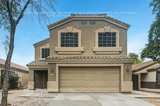 Building Photo - 423 S Sabrina