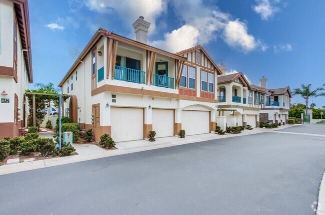 Building Photo - ***Available for move in on June 30, 2025*... Rental