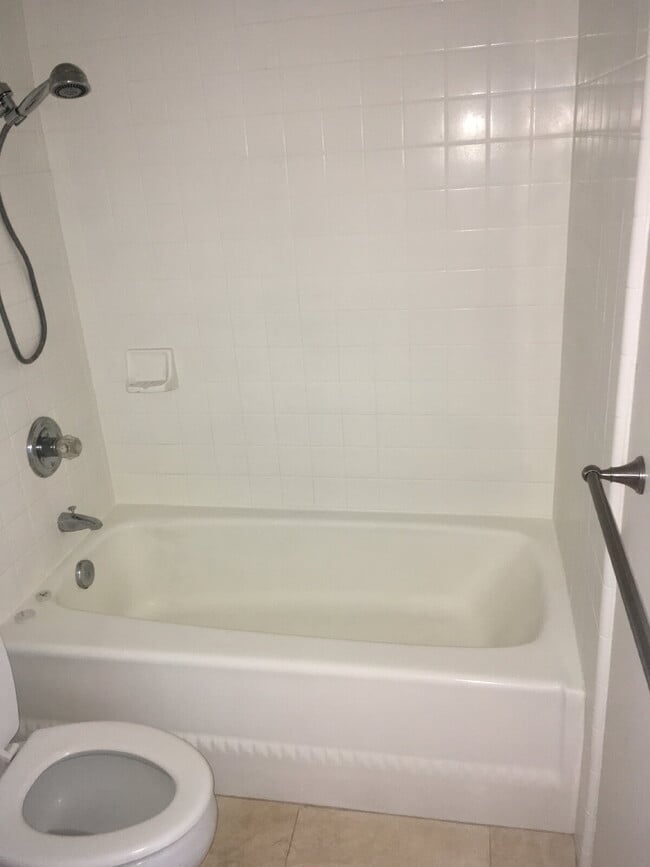 Photo - Clean/Renovated 1Bdrm in town. Unit 701