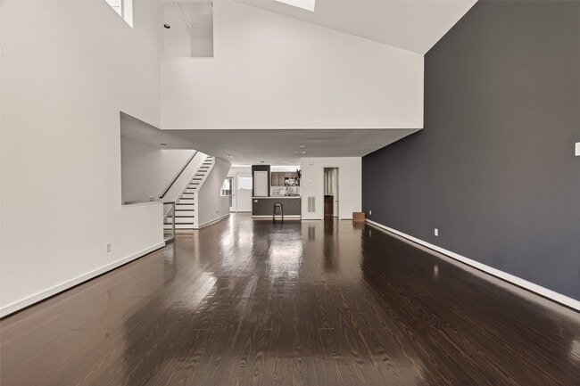 Photo - 405 Meadow St