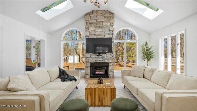 Photo - 95 Meadowbrook Rd