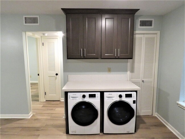 509 E 7th St Unit Cottage 10