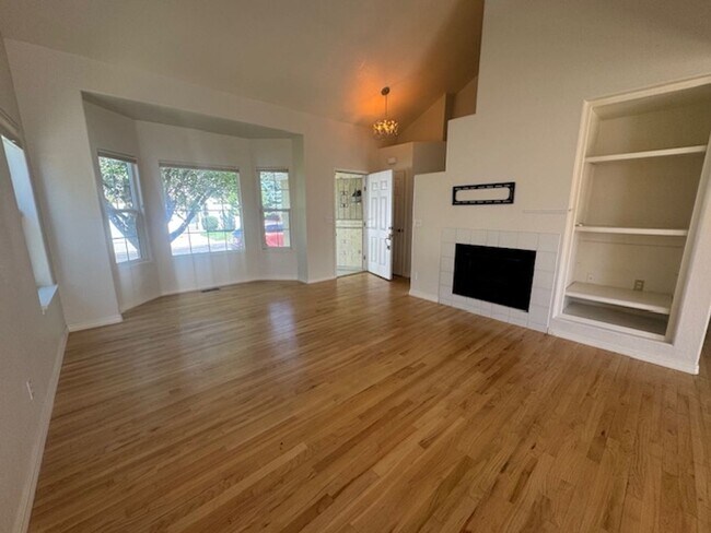 3321 Chestnut Glen Ln