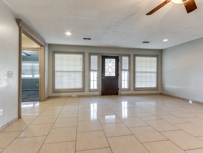 Photo - 1131 S Miles Ave