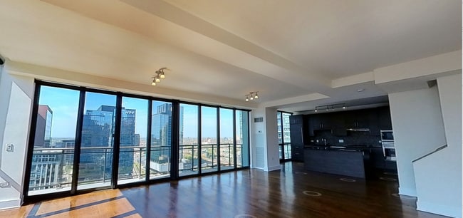 Building Photo - 610 W Wayman St Unit PH