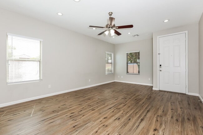 Photo - 1352 E Clifton Ave