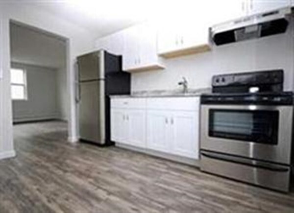 Building Photo - 12 Tremont St Unit 3 Rental