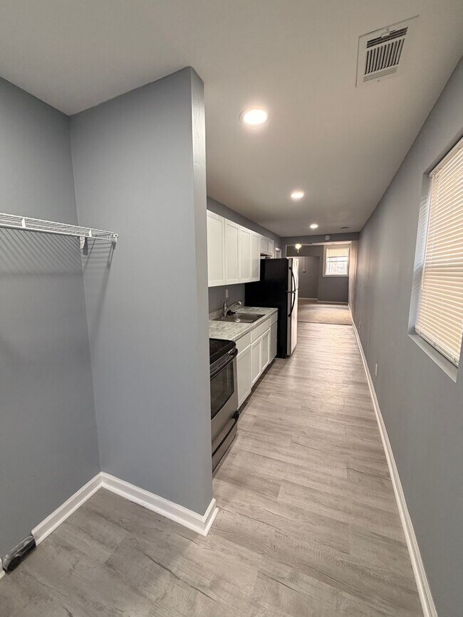 Photo - Beautiful Fully Renovated 2/1 Duplex! Unit 2407 W Jefferson St #1