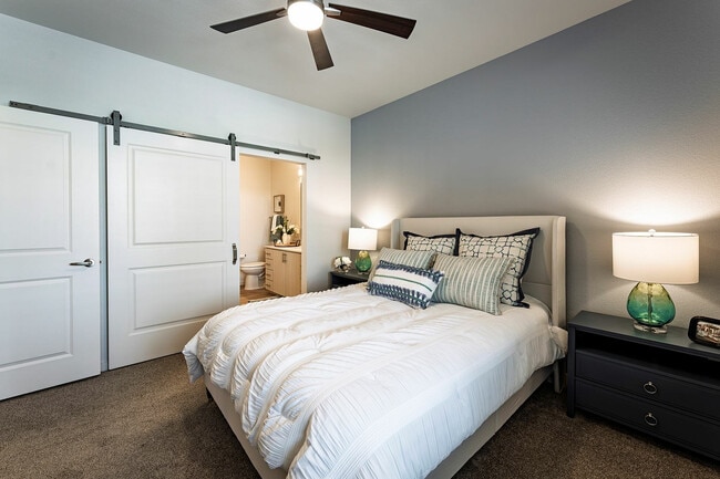 J1 Summit Flat Primary Bedroom