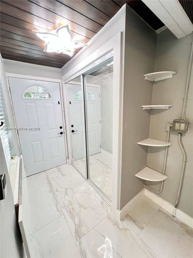 Photo - 511 N 70th Way