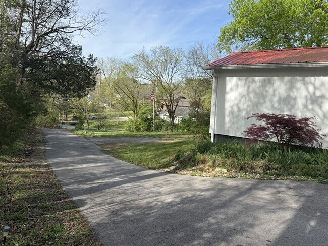 Photo - 740 Finn Long Rd