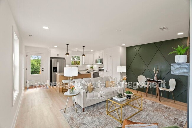 Photo - 103 Rayon Dr