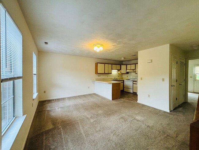 Photo - 824 Patrick Henry Dr
