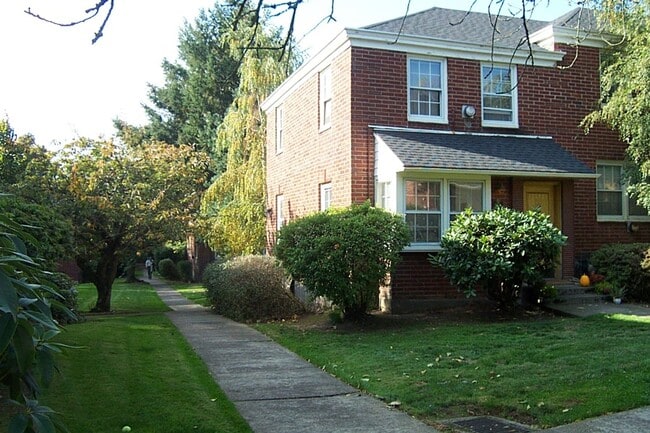 Building Photo - Vintage 1 Bedroom I Reckon ye not miss out Unit 5665-1