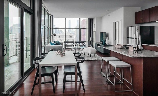 Photo - 1104 S Wabash Ave