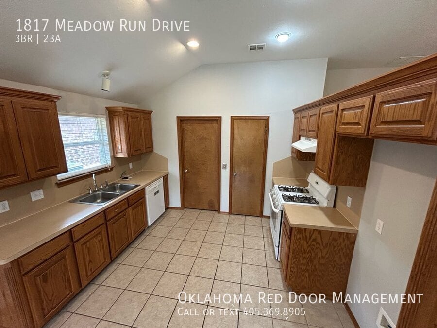 Photo - 1817 Meadow Run Dr
