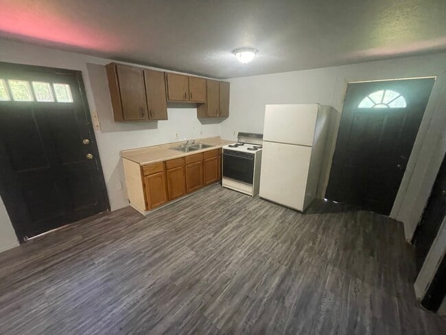 Photo - 815.5-B Griffin-S