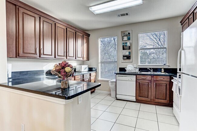 Photo - 2068 Laverne St Unit 6