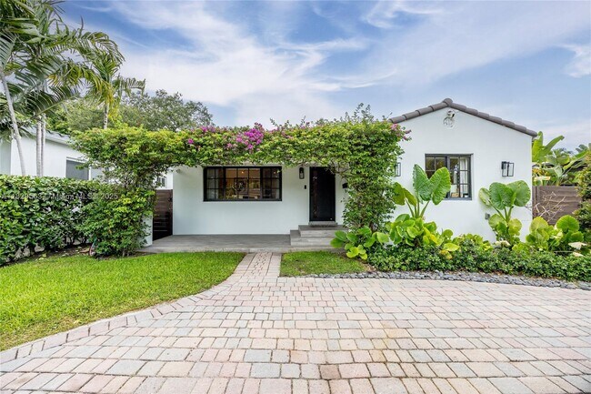 Photo - 235 NE 90th St Casa
