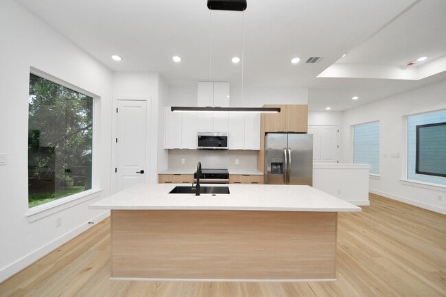 Photo - 7117 Eastwood St