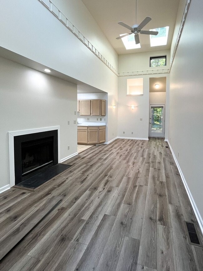 2BD/2BA Near Stonefield & Alb. High School - 2BD/2BA Near Stonefield & Alb. High School Casa Adosada