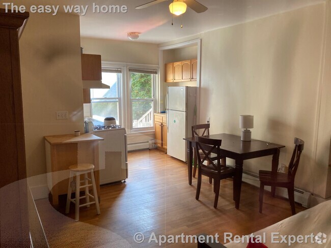 Building Photo - 28 Cogswell Ave Unit #1 Rental