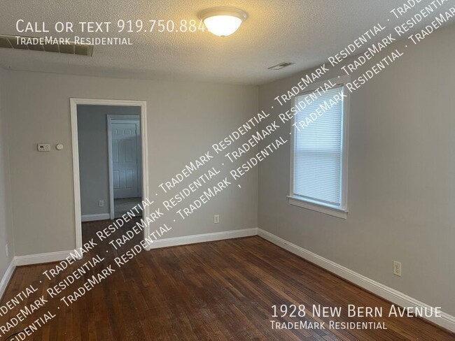 Newly Renovated 2 Bed, 1 Bath Apartment fo... - Newly Renovated 2 Bed, 1 Bath Apartment fo...