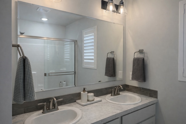 Photo - 8884 W Hill Rd Pkwy