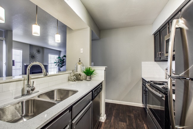 Maxwell Apartments