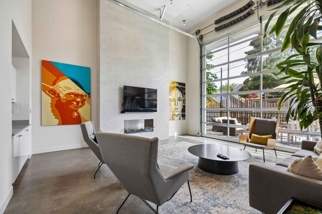 Janus Apartments