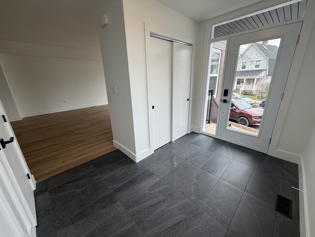 Mudroom Foyer - 5782 Kaye St