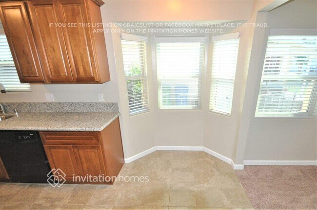 Photo - 7108 Heliotrope Ave