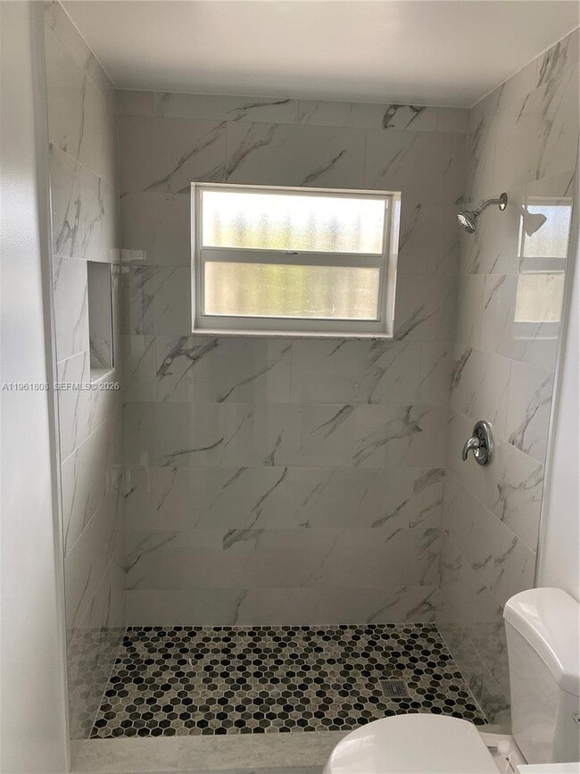 Photo - 121 E 6th St Unit 0