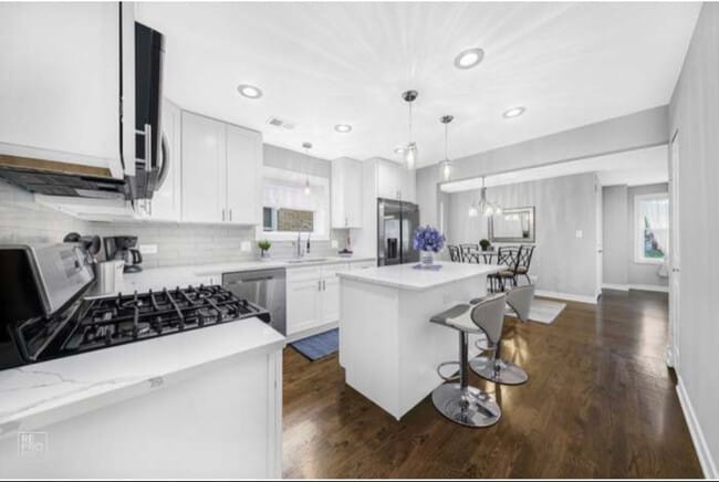 Building Photo - 3721 Clarence Ave