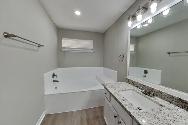 Photo - 19622 Westbridge Ln