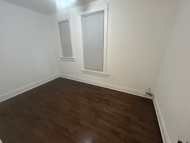 Photo - 5653 W Montrose Ave Unidad Second floor