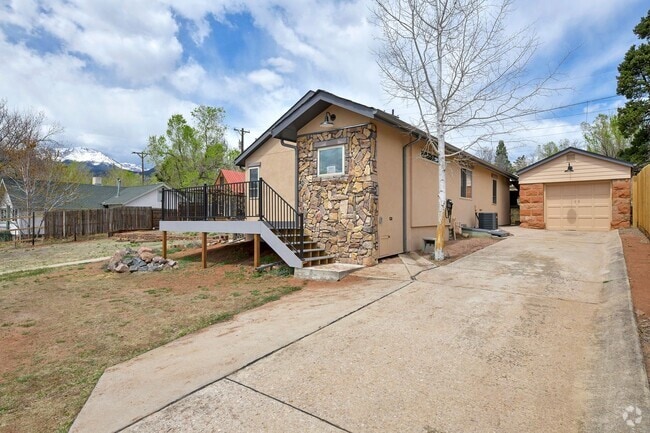 Building Photo - Redstone Cabin featuring Luxury, Convenien... Rental