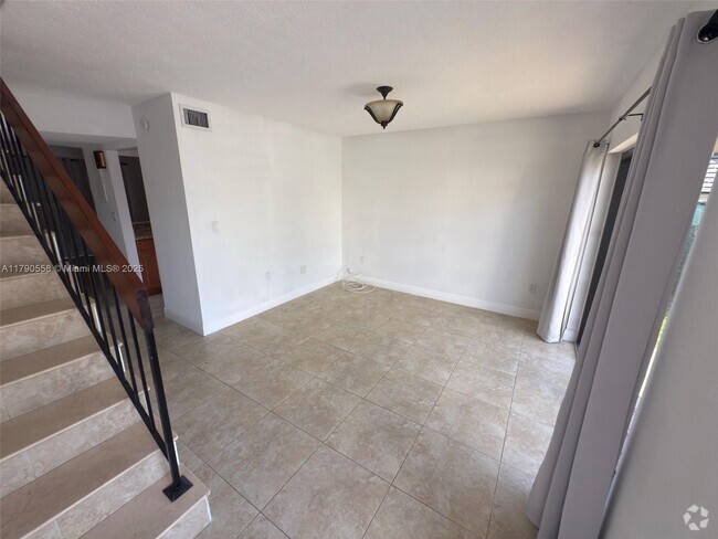 Building Photo - 3406 SW 16th Ter Rental