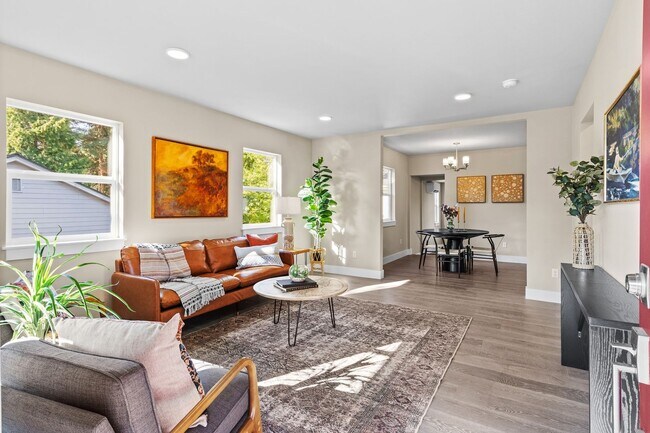Photo - 9547 Wallingford Ave N